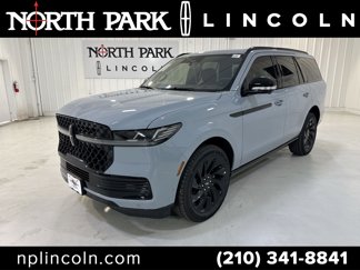 New 2025 Lincoln Navigator Reserve w/ Jet Appearance Package image 1