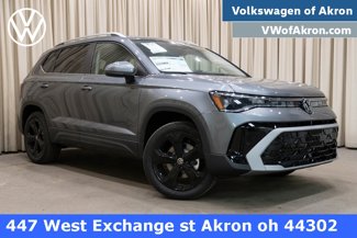 New 2025 Volkswagen Taos SEL image 1