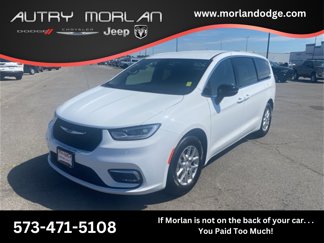 New 2026 Chrysler Pacifica Select image 1
