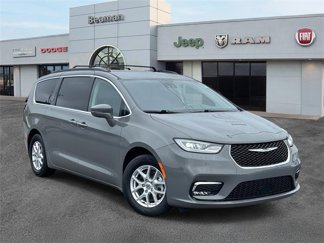 Used 2022 Chrysler Pacifica Touring-L image 1