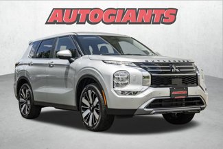 New 2025 Mitsubishi Outlander SE image 1