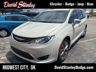 Used 2020 Chrysler Pacifica Limited w/ Tire & Wheel Group image 1