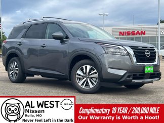 New 2025 Nissan Pathfinder SL image 1