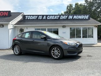 Used 2017 Ford Focus SE image 1