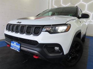 Used 2024 Jeep Compass Trailhawk image 1