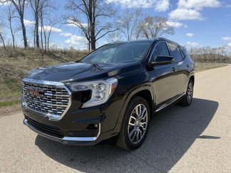 Used 2024 GMC Terrain Denali w/ Denali Premium Package image 1