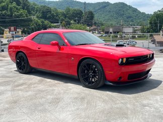 Used 2019 Dodge Challenger R/T Scat Pack w/ Shaker Package image 1