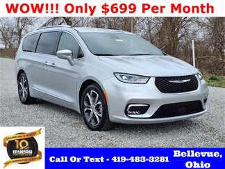 Used 2024 Chrysler Pacifica Pinnacle w/ Trailer Tow Group image 1