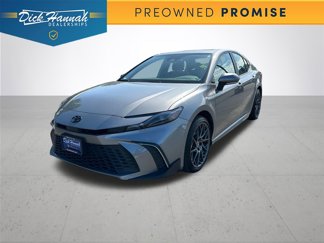 Used 2025 Toyota Camry SE image 1