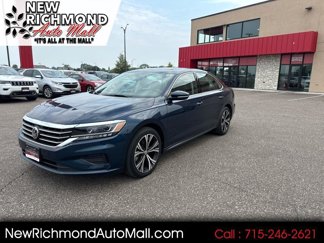 Used 2022 Volkswagen Passat 2.0T SE image 1
