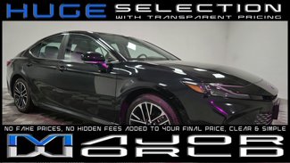 Used 2025 Toyota Camry XLE image 1