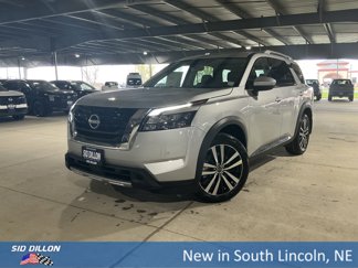 New 2025 Nissan Pathfinder Platinum image 1