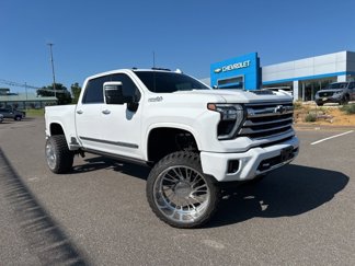Used 2024 Chevrolet Silverado 2500 High Country w/ Technology Package image 1