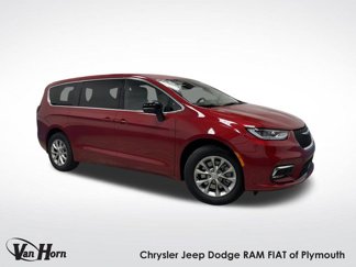 New 2025 Chrysler Pacifica Select image 1