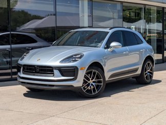 Certified 2025 Porsche Macan image 1