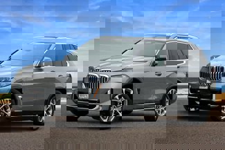 Used 2025 BMW X5 xDrive50e image 1