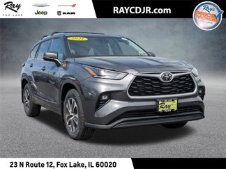 Used 2021 Toyota Highlander XLE image 1