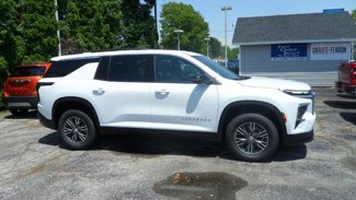 New 2025 Chevrolet Traverse LT w/ Driver Confidence Package image 1