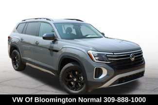 New 2025 Volkswagen Atlas Peak Edition SE image 1