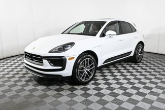 Certified 2025 Porsche Macan image 1