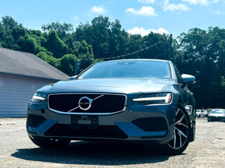 Used 2020 Volvo S60 T6 Momentum image 1