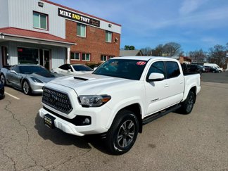 Used 2019 Toyota Tacoma TRD Off-Road image 1