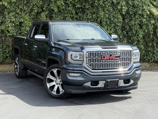 Used 2017 GMC Sierra 1500 Denali image 1