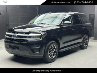 Used 2024 Ford Expedition XLT image 1