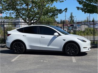 Used 2021 Tesla Model Y Long Range image 1
