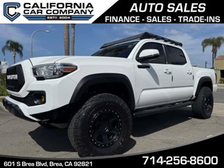 Used 2020 Toyota Tacoma TRD Off-Road image 1