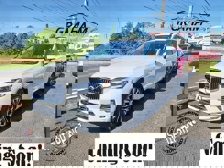 Used 2022 Volvo XC60 B5 Momentum w/ Advanced Package image 1