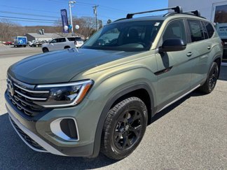 New 2025 Volkswagen Atlas Peak Edition SE image 1