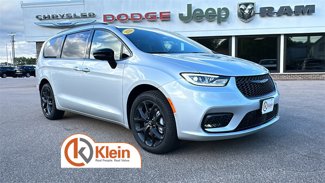 New 2026 Chrysler Pacifica Limited image 1