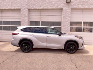 Used 2024 Toyota Highlander XSE image 1