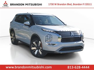 New 2025 Mitsubishi Outlander SE image 1