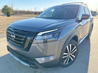 New 2025 Nissan Pathfinder Platinum image 1