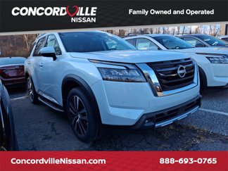New 2025 Nissan Pathfinder Platinum image 1