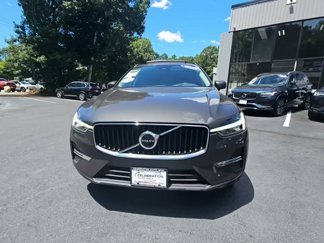 Used 2022 Volvo XC60 B5 Momentum image 1