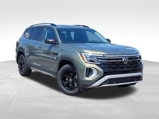 New 2025 Volkswagen Atlas Peak Edition SE image 1