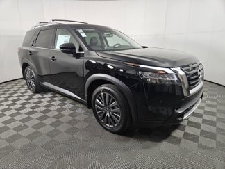 New 2025 Nissan Pathfinder SL image 1