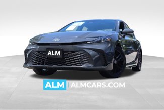 Used 2025 Toyota Camry SE image 1