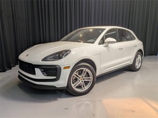Used 2024 Porsche Macan image 1