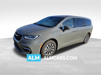 Used 2022 Chrysler Pacifica Touring-L w/ Uconnect Theater Family Group image 1