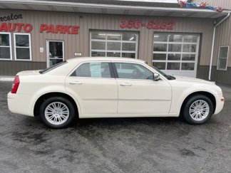 Used 2010 Chrysler 300 Touring image 1