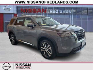 New 2025 Nissan Pathfinder Platinum image 1