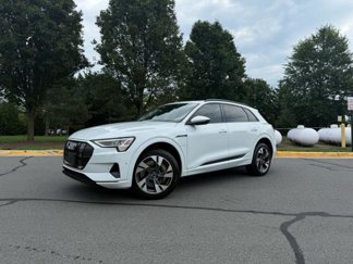 Used 2022 Audi e-tron Premium w/ Convenience Plus Package image 1