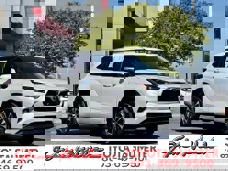 New 2025 Toyota Highlander XLE image 1