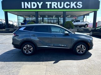 Used 2023 Kia Sportage LX image 1