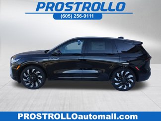 New 2025 Lincoln Nautilus Reserve w/ Jet Appearance Package image 1