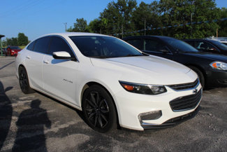 Used 2018 Chevrolet Malibu LT image 1